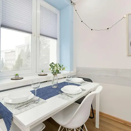 Apartment Przytulne Dla 3 Osob W Sercu Gdyni By Renters Gdynia